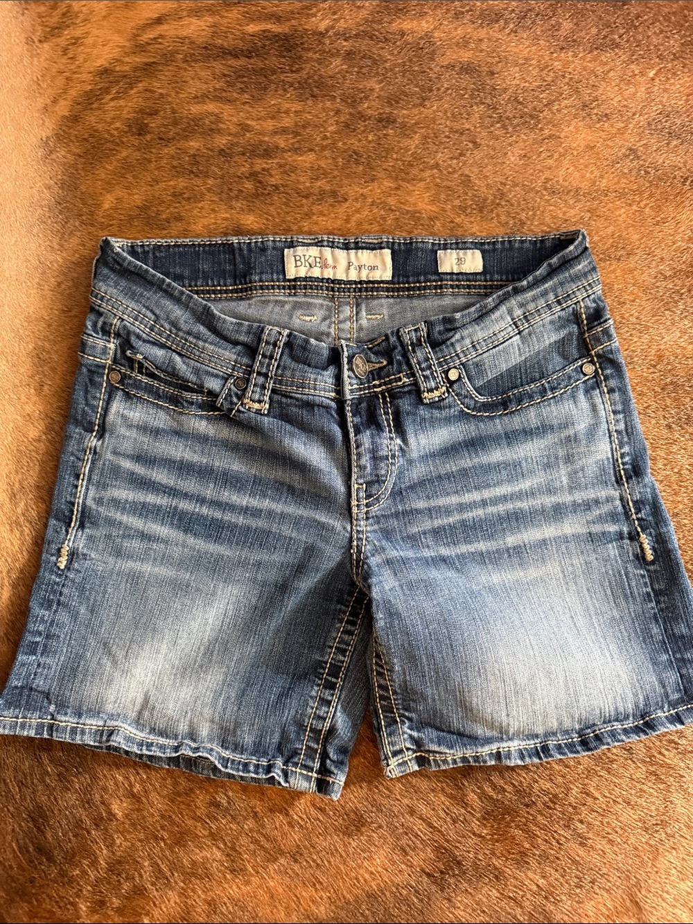 BKE Women’s Light Blue Faded Denim Shorts